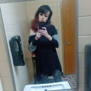 Meet your Posher, Cassandra